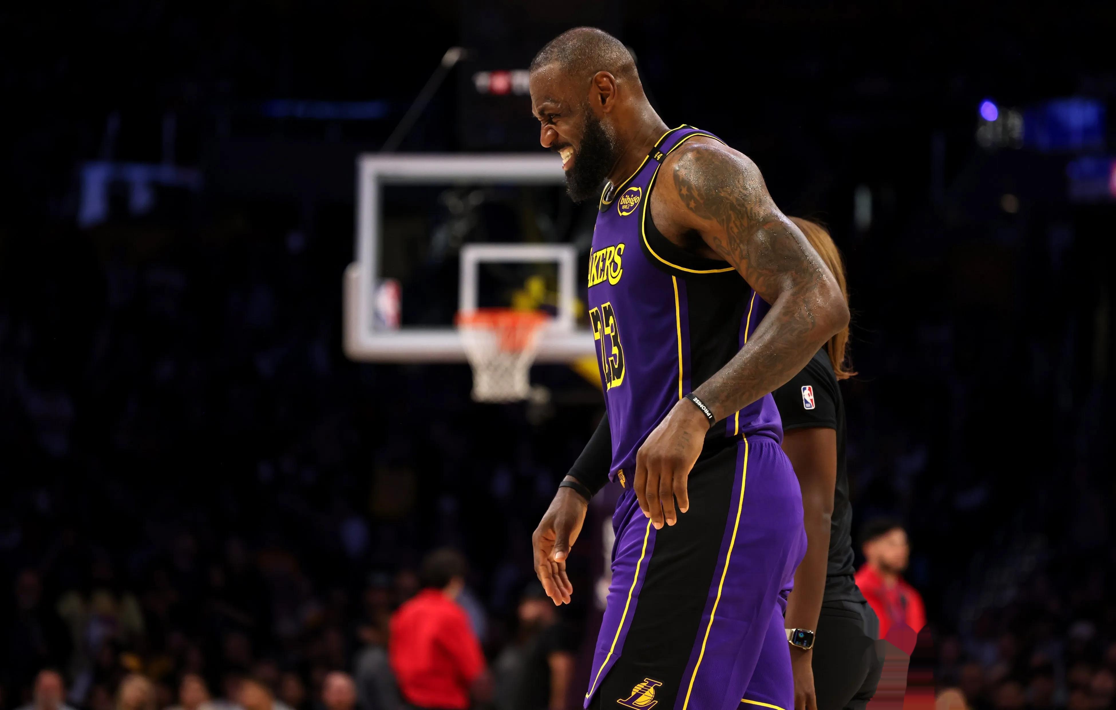 记者：本届世界杯将有半场球员和教练采访，赛前两天开发布会（记者称本届世界杯增设中场球员及教练采访，赛前两天举行新闻发布会）