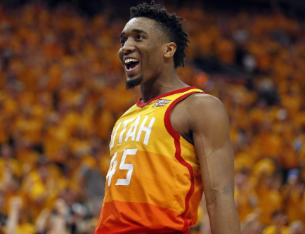 梅西是否参加世界杯？斯卡洛尼：这将由他自己决定（斯卡洛尼：梅西是否出战世界杯由他本人决定）