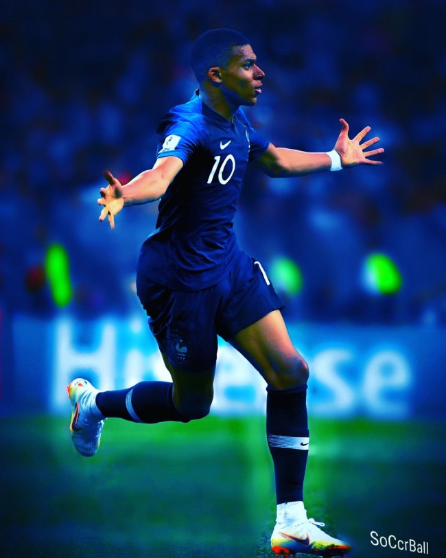 在上海旅游的奇塔迪尼重返海港俱乐部，拜访昔日教练和队友（奇塔迪尼上海行：重返海港俱乐部探望旧帅旧友）