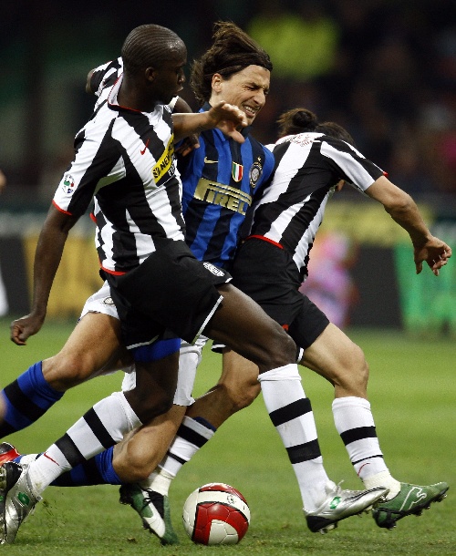 CBA赛场技术统计：广东队三分命中率领先（CBA数据盘点：广东队三分球命中率居首）