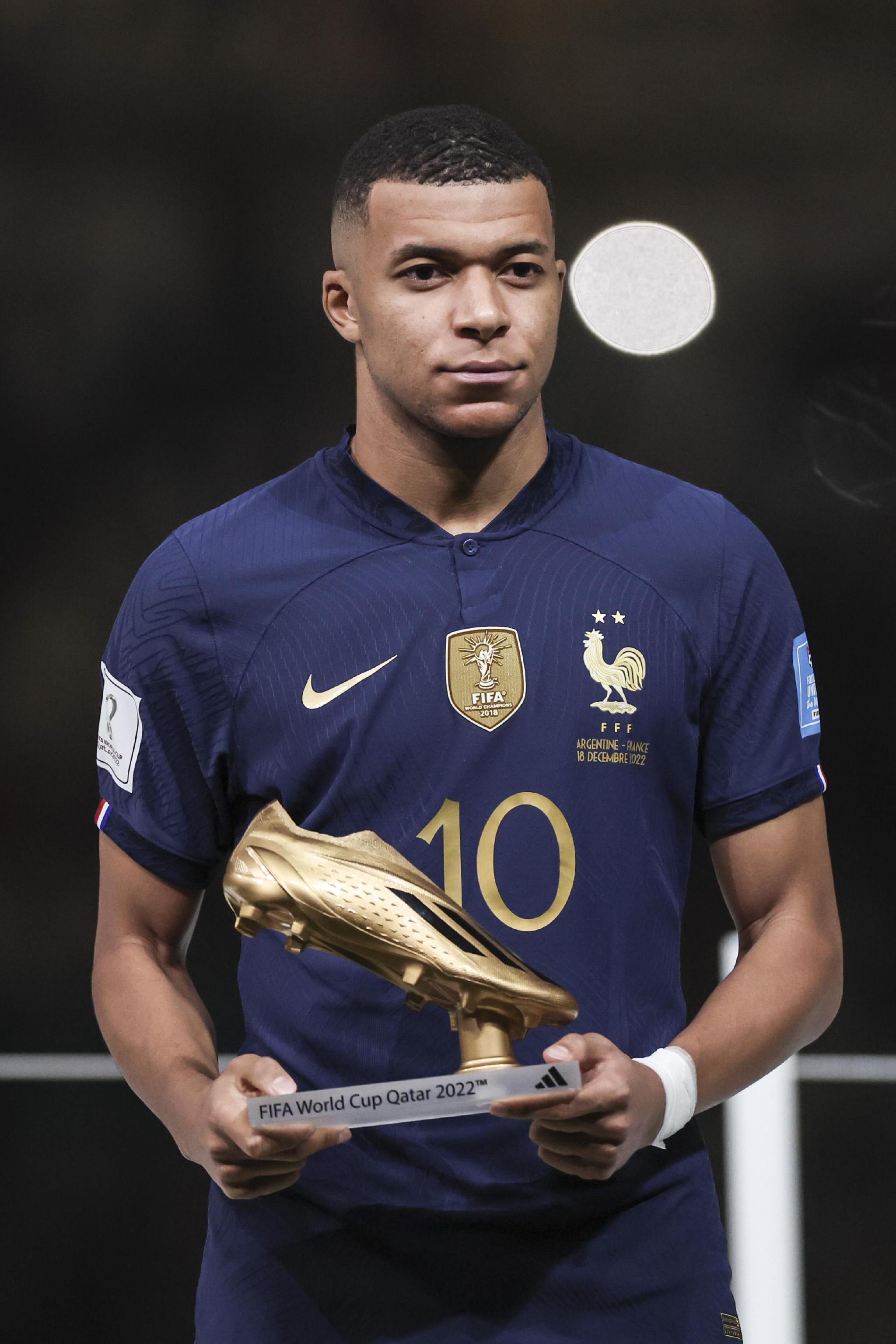 这抗击打能力太恐怖，一耳光下去缕缕胡子啥事儿没有（抗打性爆表：一巴掌过去，胡子纹丝不动）