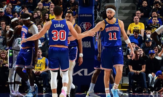 英超战报：利物浦2-1战胜曼联,（英超速递：利物浦2比1力克曼联）