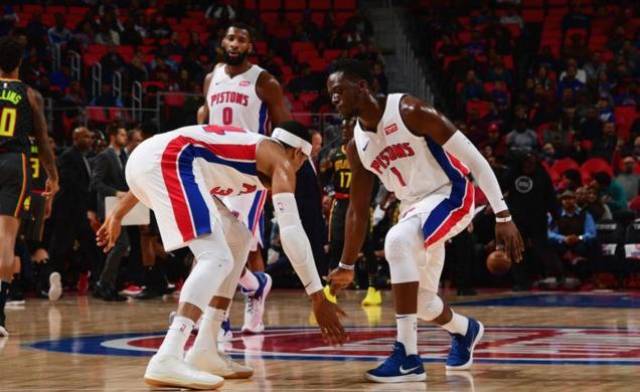 重返诺坎普首战，45157人现场观看巴萨vs毕尔巴鄂竞技（诺坎普回归首战，45157名球迷见证巴萨对阵毕尔巴鄂竞技）