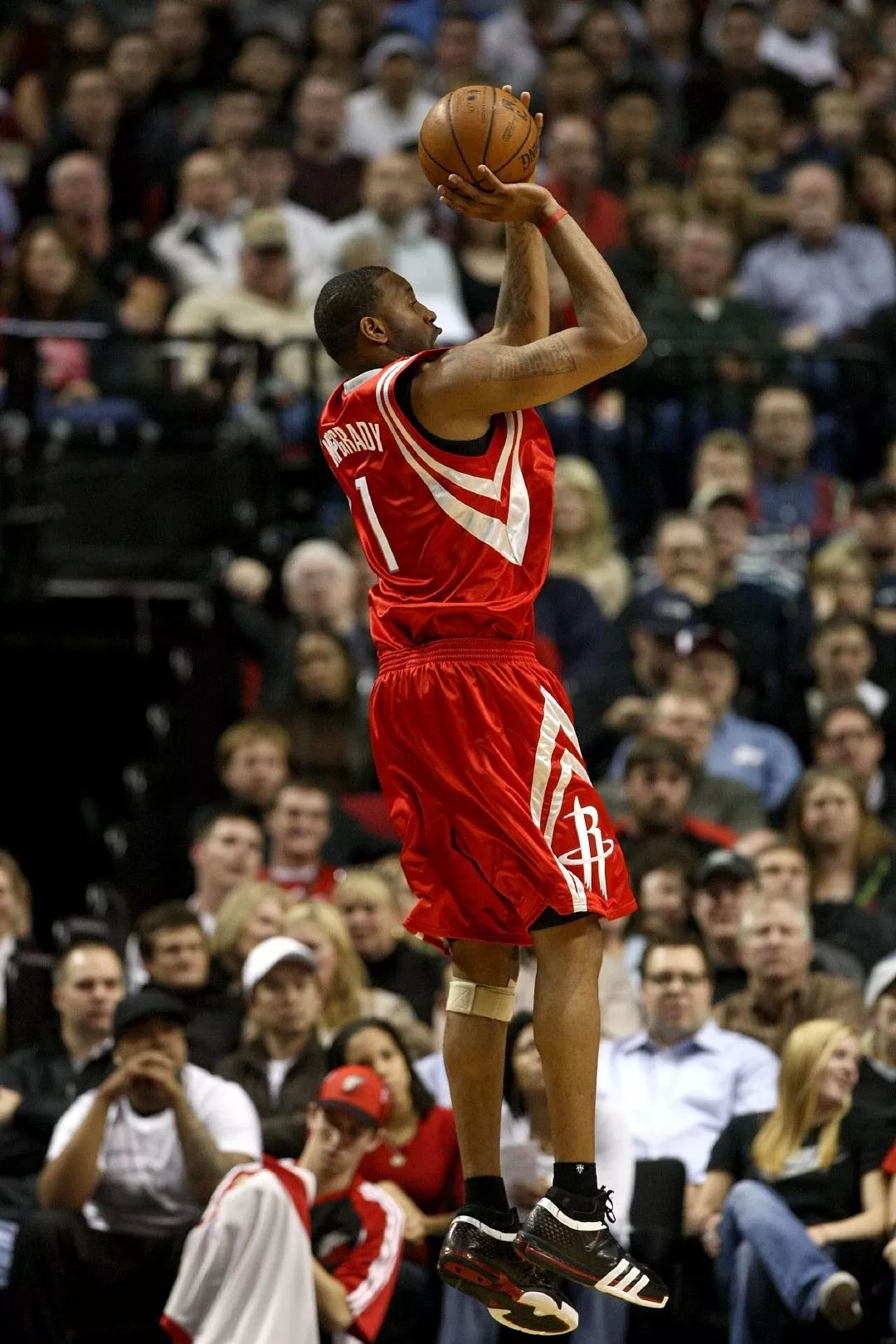 2025非洲足球先生最终入围名单：阿什拉夫、萨拉赫、奥斯梅恩（阿什拉夫、萨拉赫、奥斯梅恩入选2025非洲足球先生最终候选名单）